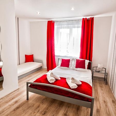 Lew Hostel 이노우로추프 외부 사진