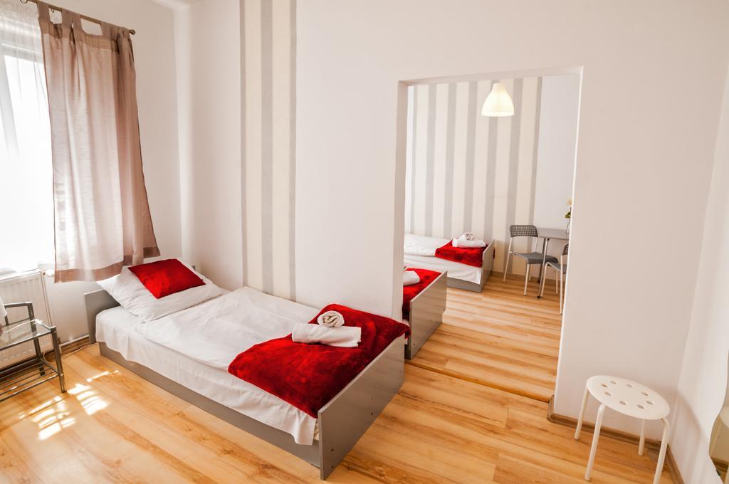 Lew Hostel 이노우로추프 외부 사진