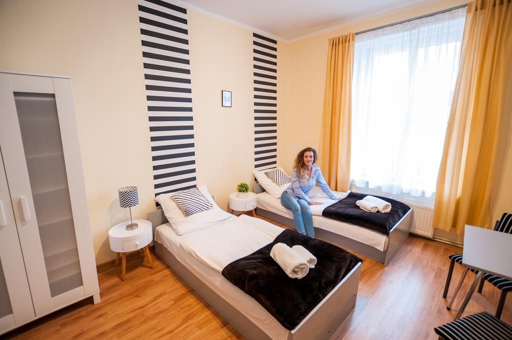 Lew Hostel 이노우로추프 외부 사진
